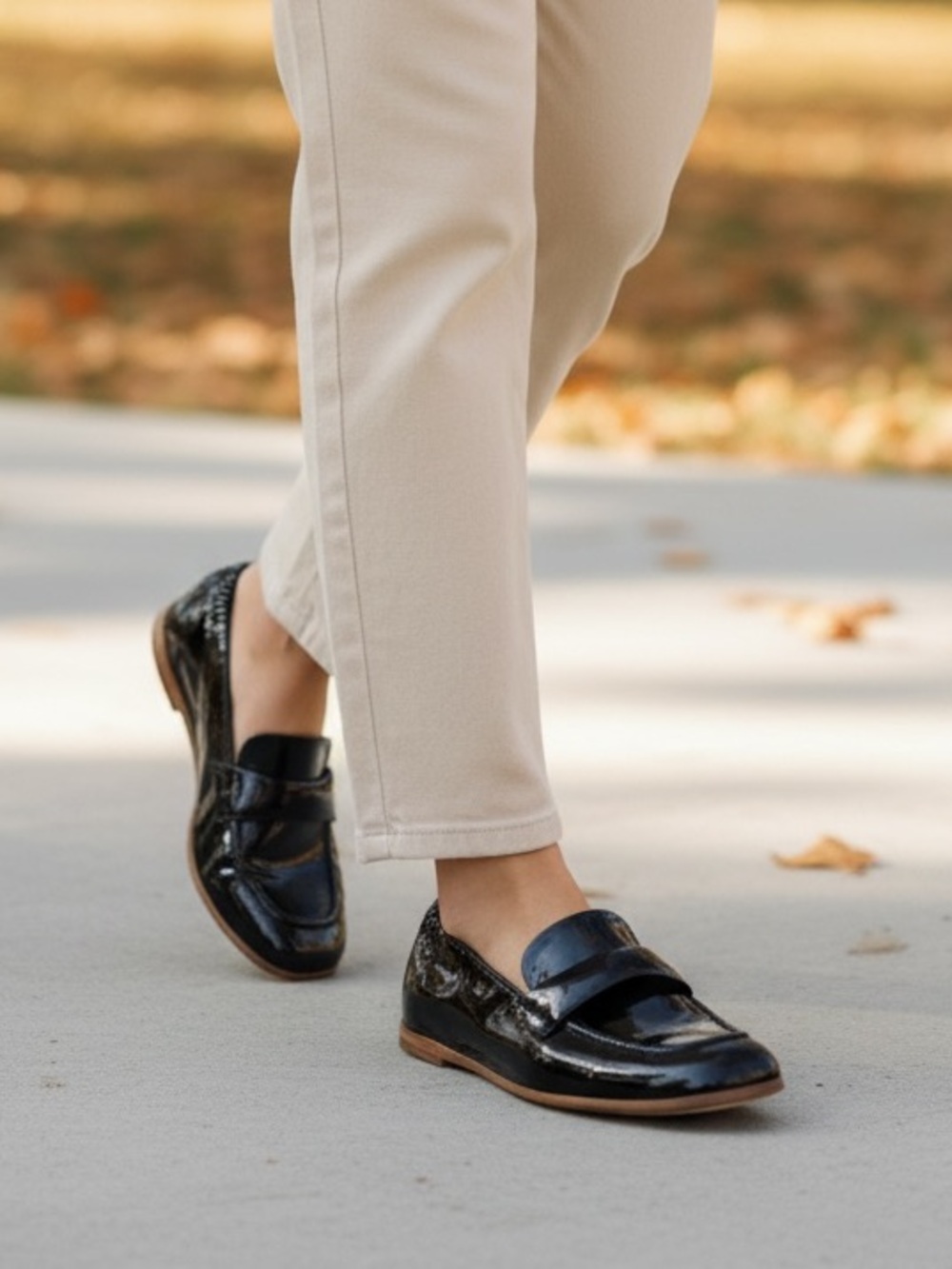 Laura Bellariva Italian Patent Leather Black Scrunch Loafer Ballet Flats Size 8